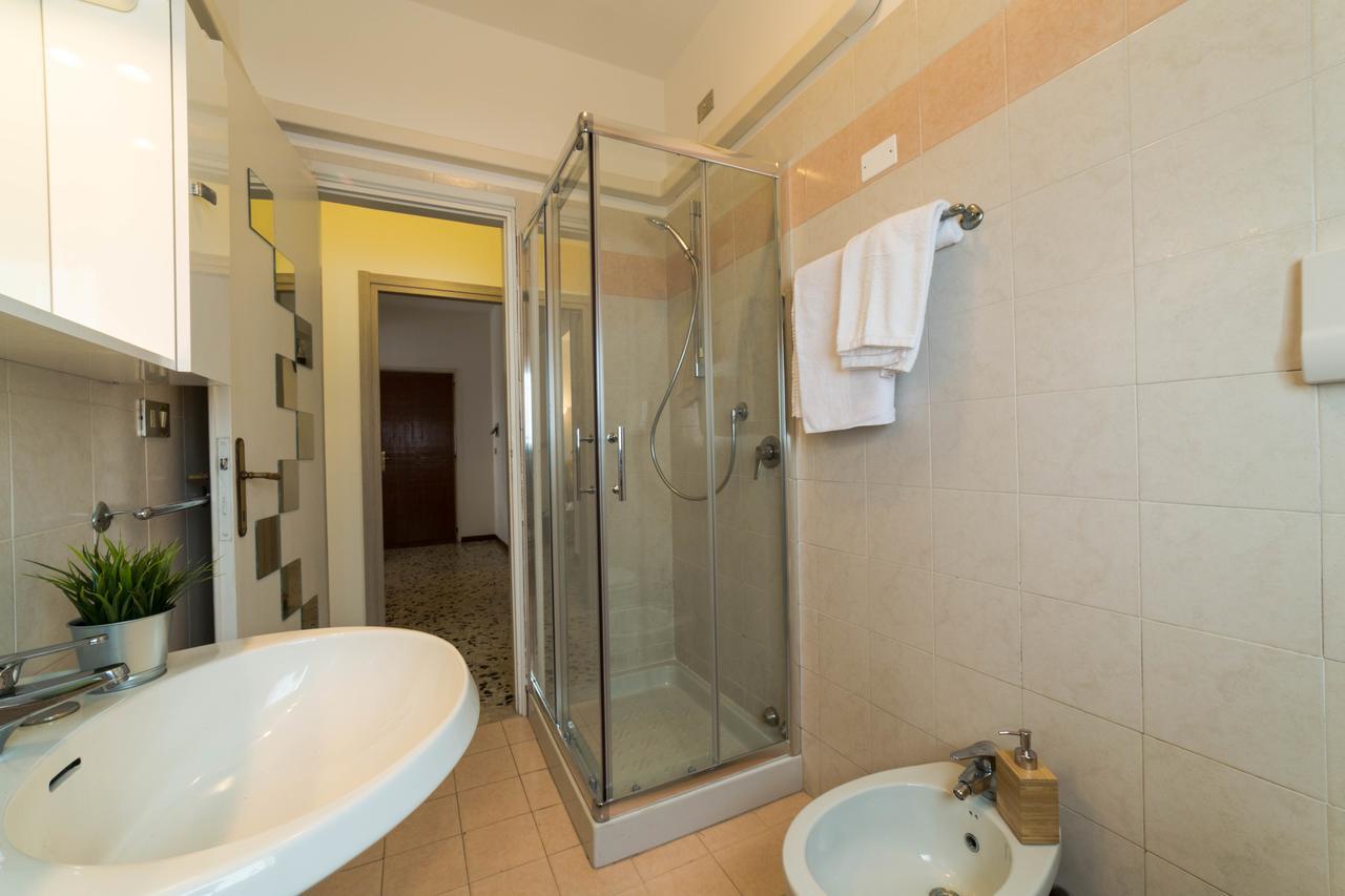 Isa Sirmione Apartments الغرفة الصورة
