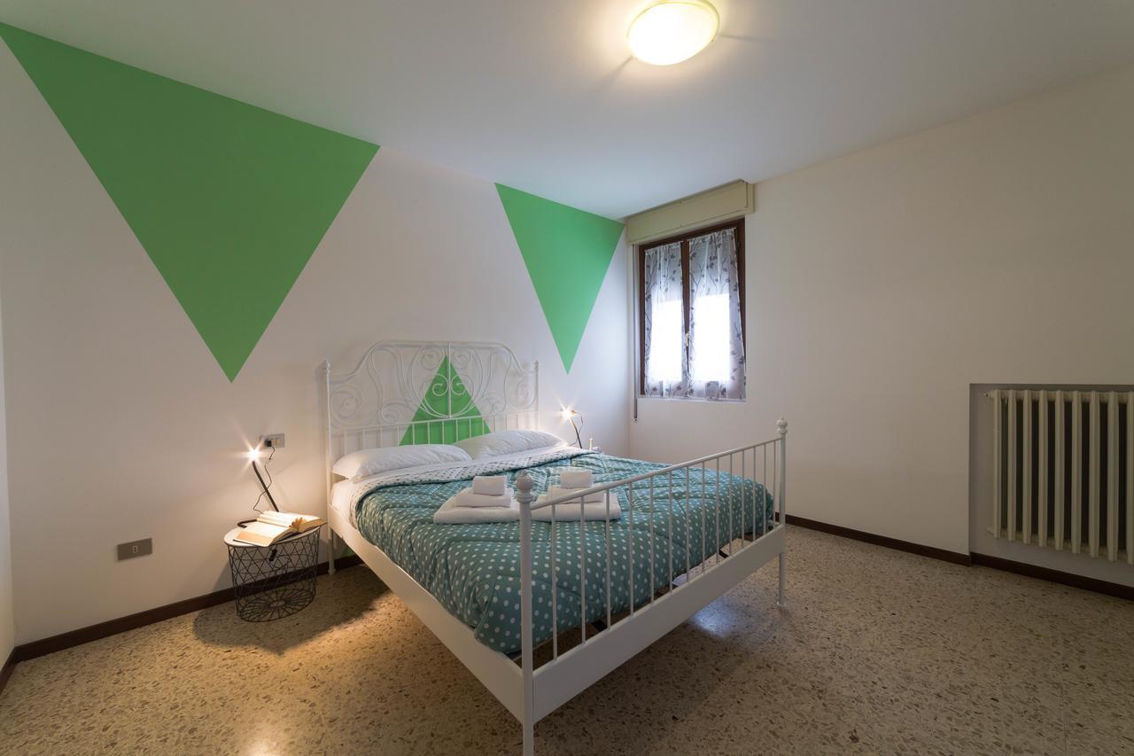 Isa Sirmione Apartments الغرفة الصورة